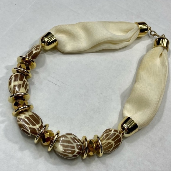 Vintage chunky beaded statement necklace with cream fabric - Picture 1 of 10